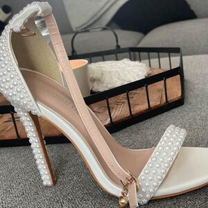 NEW Pearl Heel